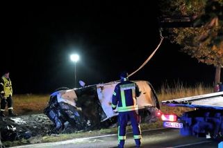 Německý řidič zabil čtyři teenagery, kteří proti němu jeli na mopedech - Novinky